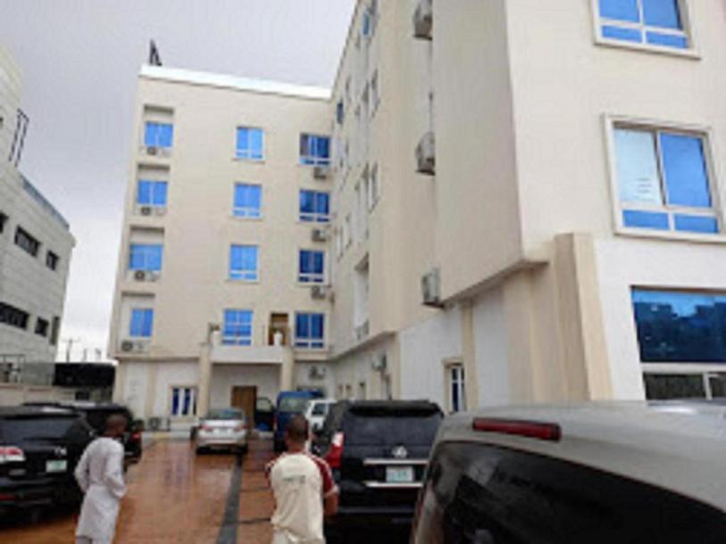 12 Nos of 3 bedroom flats, on 1650 sqm land, 4 storey building on Otubu Land, Agric Ojo-1